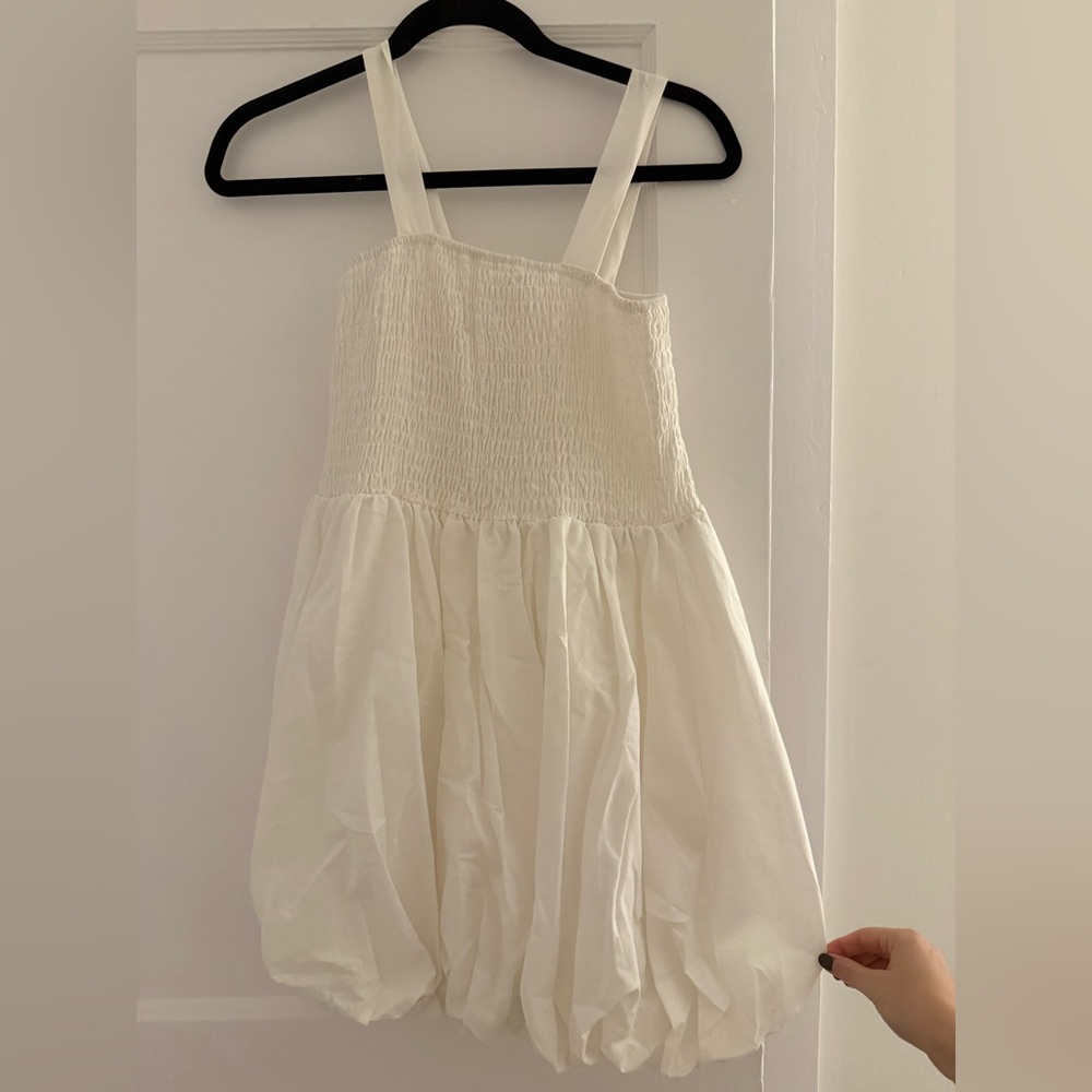 NWT Glamorous Collection white bubble mini dress 
Size M